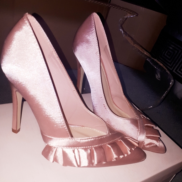 Brand New Never worn Fashion Nova Heels - Picture 2 of 3